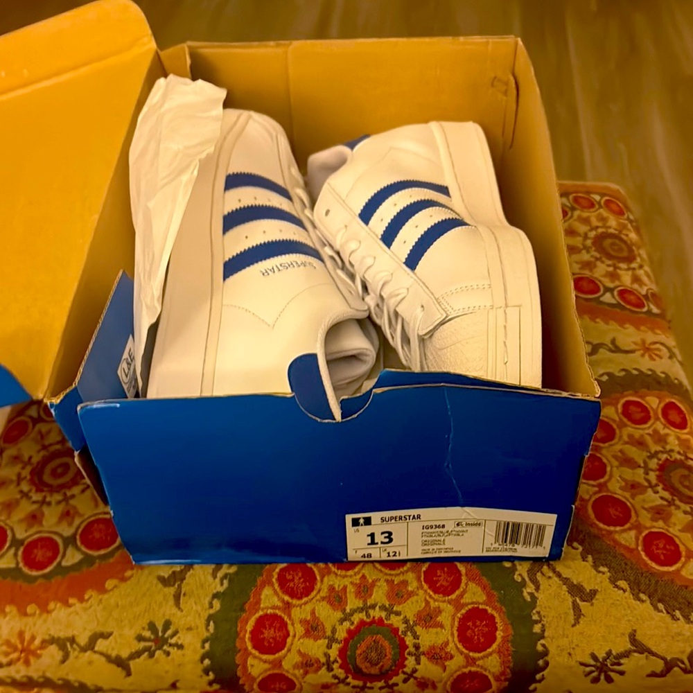 Adidas Superstar/Shelltoe Sneakers